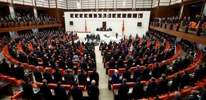 Sosyal medya ve doğum izni düzenlemelerini içeren kanun teklifi TBMM’de kabul edildi