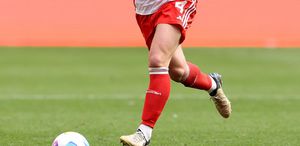 Yıldız futbolcu cinsiyet mi değiştirdi Kulübünden fotoğraflı yanıt