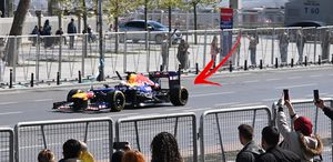 Formula 1 aracı İstanbul sokaklarında