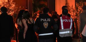 Kadıköy’de 12 mekana baskın 107 kişiye gözaltı kararı verildi