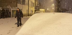 Kış geri döndü Kar kalınlığı 15 santimetreyi aştı