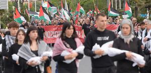 İspanya’da binlerce kişi Filistin için toplandı, “Soykırıma ve savaşa hayır” dedi