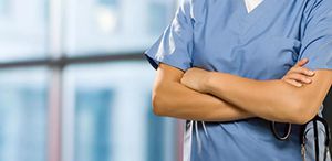 İngiltere’de hastaneler personel açığı nedeniyle hemşireleri doktorların yerine kullanıyor