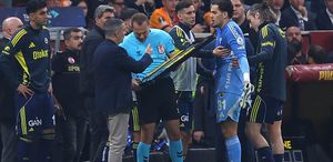Oyundan atılan Ederson, sinirini VAR monitöründen çıkardı