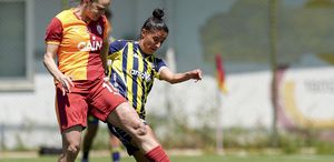 Kadınlar derbisinde inanılmaz son Galatasaray, Fenerbahçe’yi geriden gelip yendi
