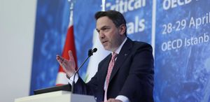 Bakan Bayraktar’dan sert uyarı: İşçisinin hakkını ödemeyene ruhsat yok