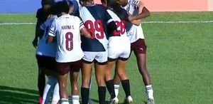 Kadın futbol maçında görülmemiş olay
