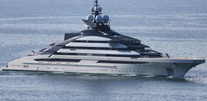 Putin’in müttefikine ait 500 milyon dolarlık süper yat, Hürmüz Boğazı’nı geçti