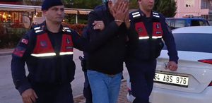 Öğrencilere istismarda bulunan bakkal kamera kayıtlarından yakalandı