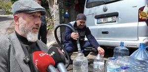 Beykoz’da 4 gündür su kesintisi yaşanan mahallede, bidonlarla kuyruğa girdiler