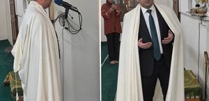 Türk Büyükelçi Cezayir Cumhurbaşkanının köyünde ezan okudu