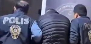 50 yıl hapis cezasıyla aranan şüpheli gardıropta yakalandı