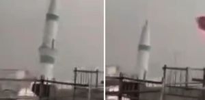 Fırtınada minarenin yıkılma anı kamerada
