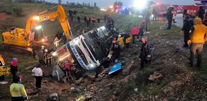 Malatya’da yolcu otobüsü şarampole devrildi: 4 ölü, 15 yaralı