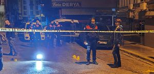 Sevgilisinden ayrılıp alkol alan şahıs etrafa rastgele ateş etti