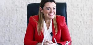Antalya’da yolsuzluk soruşturmasında Büyükşehir Belediyesi Genel Sekreteri Cansel Tuncer tutuklandı