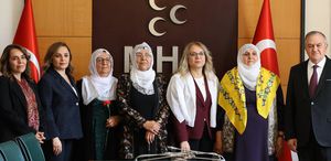 Barış Anneleri’nin ilk durağı MHP oldu Görüşmede dikkat çeken anlar