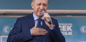Burcu Köksal “AK Parti’ye katılıyorum“ diyerek duyurdu: Erdoğan ile yarım saat görüştük