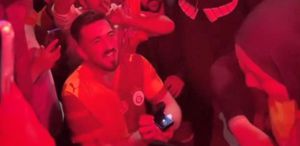 Şampiyonluk coşkusu evlilik teklifiyle taçlandı Cevabı ortalığı yıktı