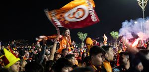Türkiye sarı-kırmızıya boyandı: 26. şampiyonluk 81 ilde ve sınır ötesinde kutlandı