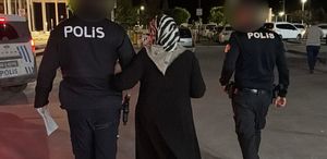 Anneler Günü’nde 80 yaşındaki annesini darp etti