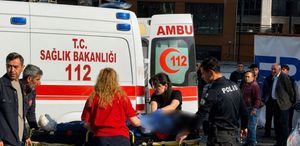 Eski eşe sokak ortasında infaz Yere düşünce yakın mesafeden ateş etti