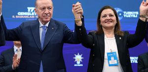 Burcu Köksal AK Parti’de Rozetini Erdoğan taktı, ilk sözleri manidar