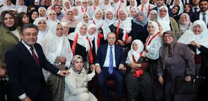 Çiftçiler Günü’nde renkli buluşma: Cumhurbaşkanı Erdoğan kadın üreticilerle bir araya geldi