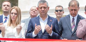 Özgür Özel’den İzmir’de 3 açılış: Söz verdiğimiz gibi camimizi hizmete sunduk