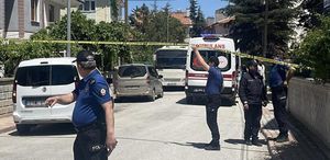 Dehşet evi Ailesini katledip yan sokakta yakalandı