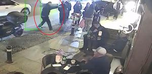 İş insanının restoranına silahlı saldırı Müşteriler varken kurşun yağdırdı