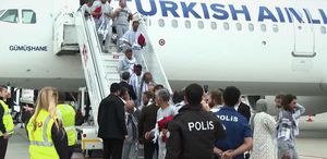 Gazze’ye umut taşırken İsrail’in alıkoyduğu Sumud filosu aktivistleri İstanbul’da