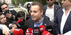 Balıkesir Büyükşehir Belediye Başkanı Akın karar sonrası Kılıçdaroğlu’nu ziyaret etti