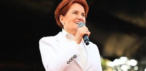 Siyaseti bırakan Meral Akşener’den uzun süre sonra ilk fotoğraf: Yeni imajı dikkat çekti