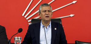 Özgür Özel geri adım atmıyor: Buradan çıkmayacağız