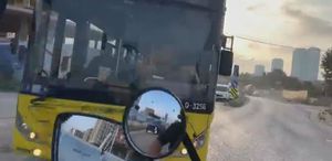 Kartal’da korku dolu anlar: İETT otobüsü kırmızıda geçti, motosikletli son anda durabildi