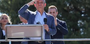 “Bundan sonra meydanlardayız“ diyen Özgür Özel ilk mitingini İzmir’de yapıyor