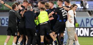 Tarihi zafer Bundesliga’nın eski şampiyonunu yenip 30 yıl sonra küme düşürdüler