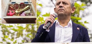 Özgür Özel, genel başkanlık mührünü Süreyya Öneş Derici’ye emanet etti