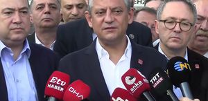 Özel’den namaz çıkışı “Yeni parti kuracak mısınız“ sorusuna net yanıt