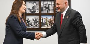 Siyasi partilerde bayramlaşma trafiği AK Parti ve CHP sürpriz yaptı