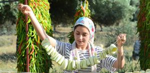 Mahalle adeta bacasız fabrikaya dönüştü Siparişlere yetişemiyorlar