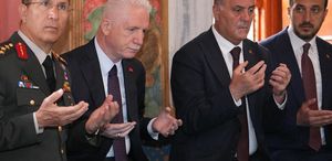 Vali Gül, çağ açıp çağ kapatan hükümdarı dualarla yad etti