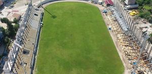 Depremde hasar alan 7 Ocak Stadyumu, yeniden yükseliyor