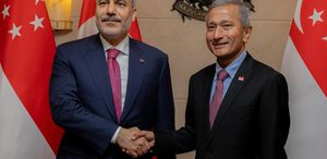 Bakan Fidan’dan Singapur’a ilk resmi ziyaret Başbakan Wong ile bir araya geldi