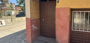 İzmir’de evin kapısına asılan poşette yeni doğmuş bebek bulundu