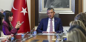 Özgür Özel ilk kez açıkladı: Yeni bir parti var, ikincisini de hazırlamak gerekebilir