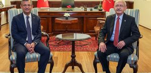 Kılıçdaroğlu cephesinden ‘Gezi tablosu’ iddialarına yanıt: Özgür Özel’in çalışma arkadaşları götürdü