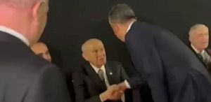 Bahçeli ve Özel, Koç Holding’in resepsiyonunda bir araya geldi