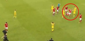 Christian Eriksen maç içerisinde yine yere yığıldı